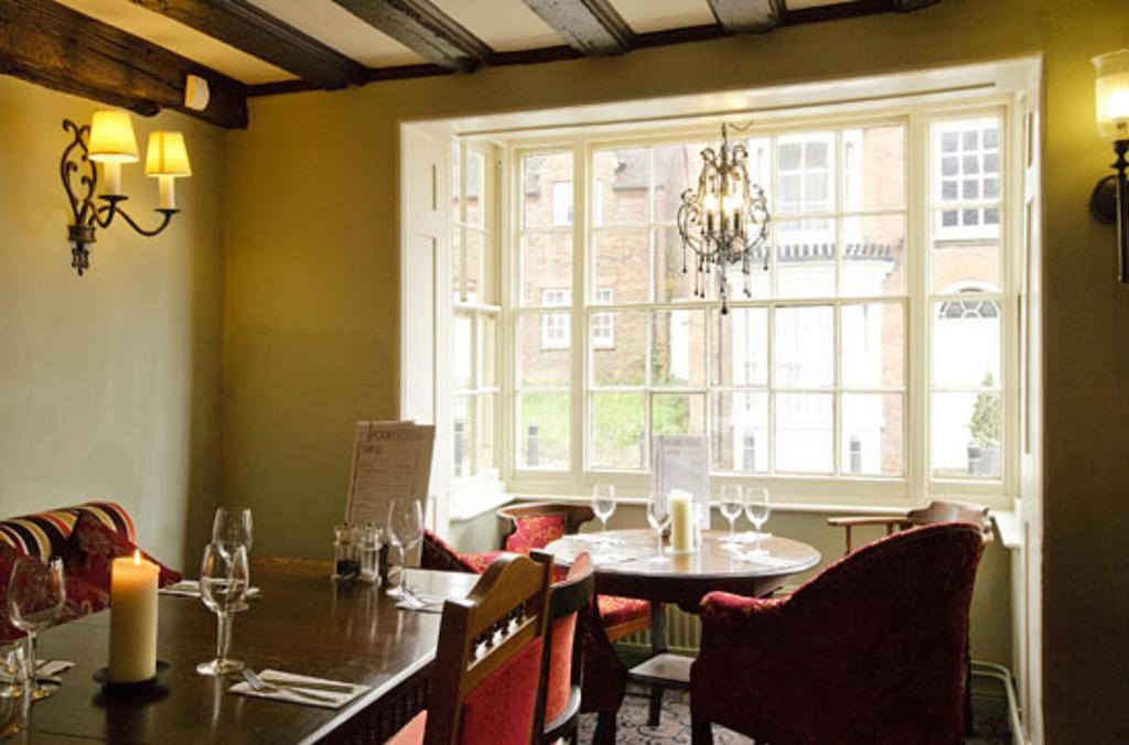 The Bell Hotel & Inn By Greene King Inns Woburn Restaurant photo